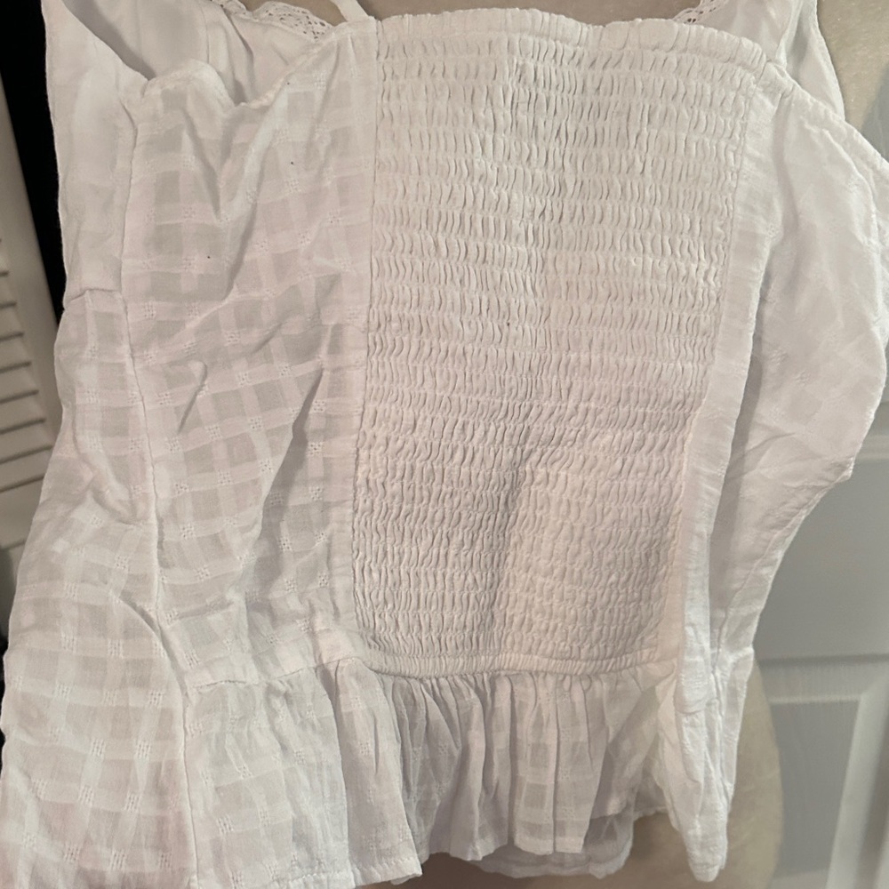 Hollister White Textured Sleeveless Top - Picture 6 of 7